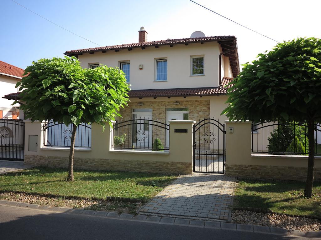 Aura Apartman Hajduszoboszlo Room photo